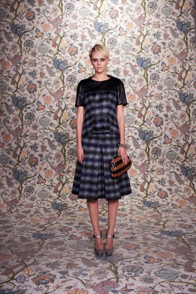 Look 15
